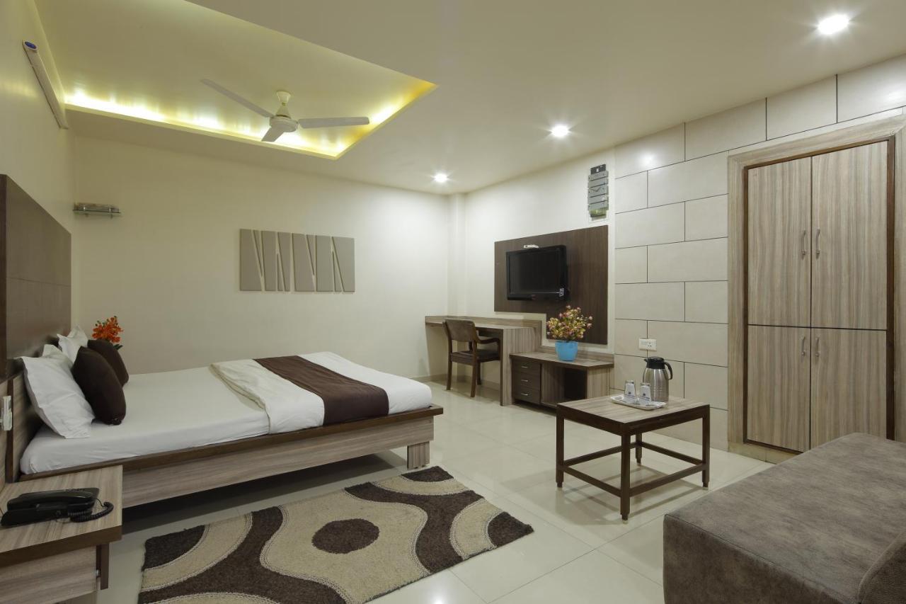 Hotel Good Night Ahmedabad Exterior foto